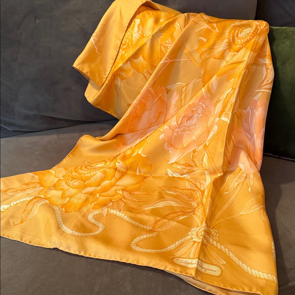 Salvatore Ferragamo Large Golden Floral Silk Scarf In Good Condition